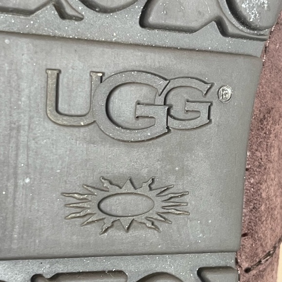 Mens UGG® Ascot Matte Leather
Slipper - Brown size 12 - Picture 14 of 15